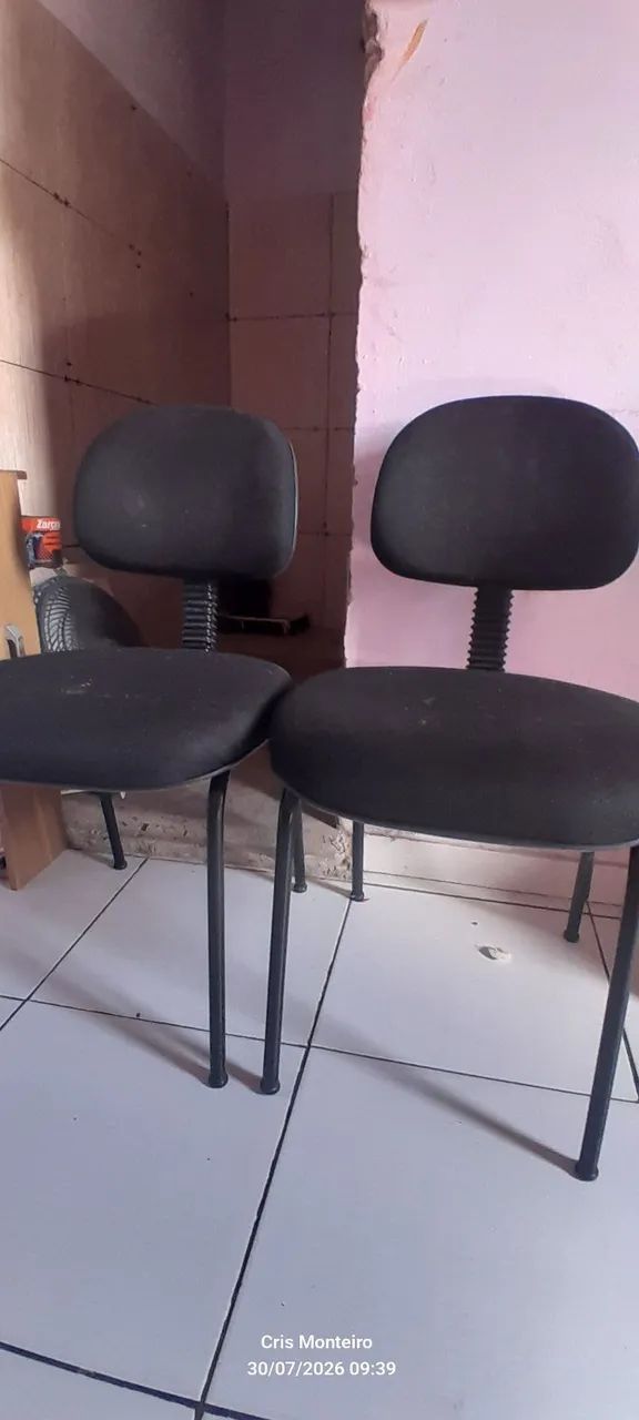 Duas cadeiras $120,00