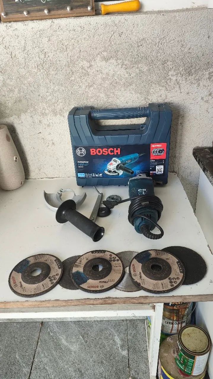 Esmerilhadeira Bosch 220v 850w semi-nova
