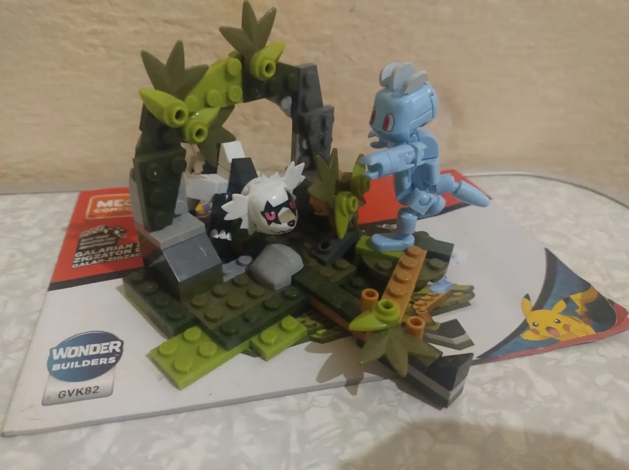 Pokemon Mega Construx Zigzagoon de galar vs Machop tipo lego