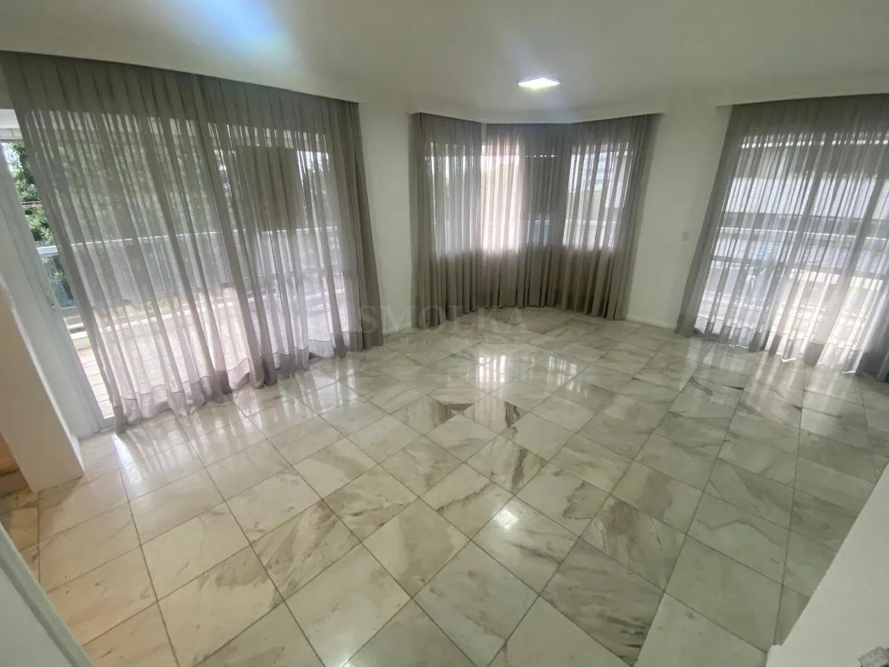 Apartamento de Alto Padrão próximo à Beira-Mar Norte ,com 4 suítes. - Foto 2