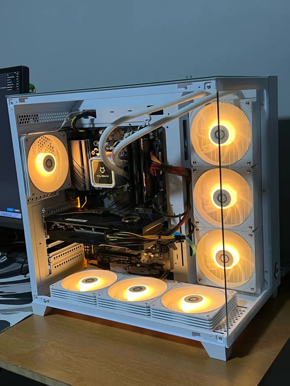 PC GAMER - RX5700 XT 8GB