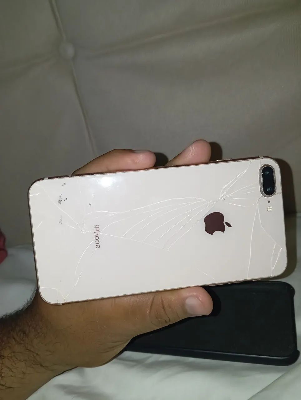 iPhone 8 plus para vender rápido! Trocar apenas vidro dianteiro e traseiro, aceito ofertas - Foto 2
