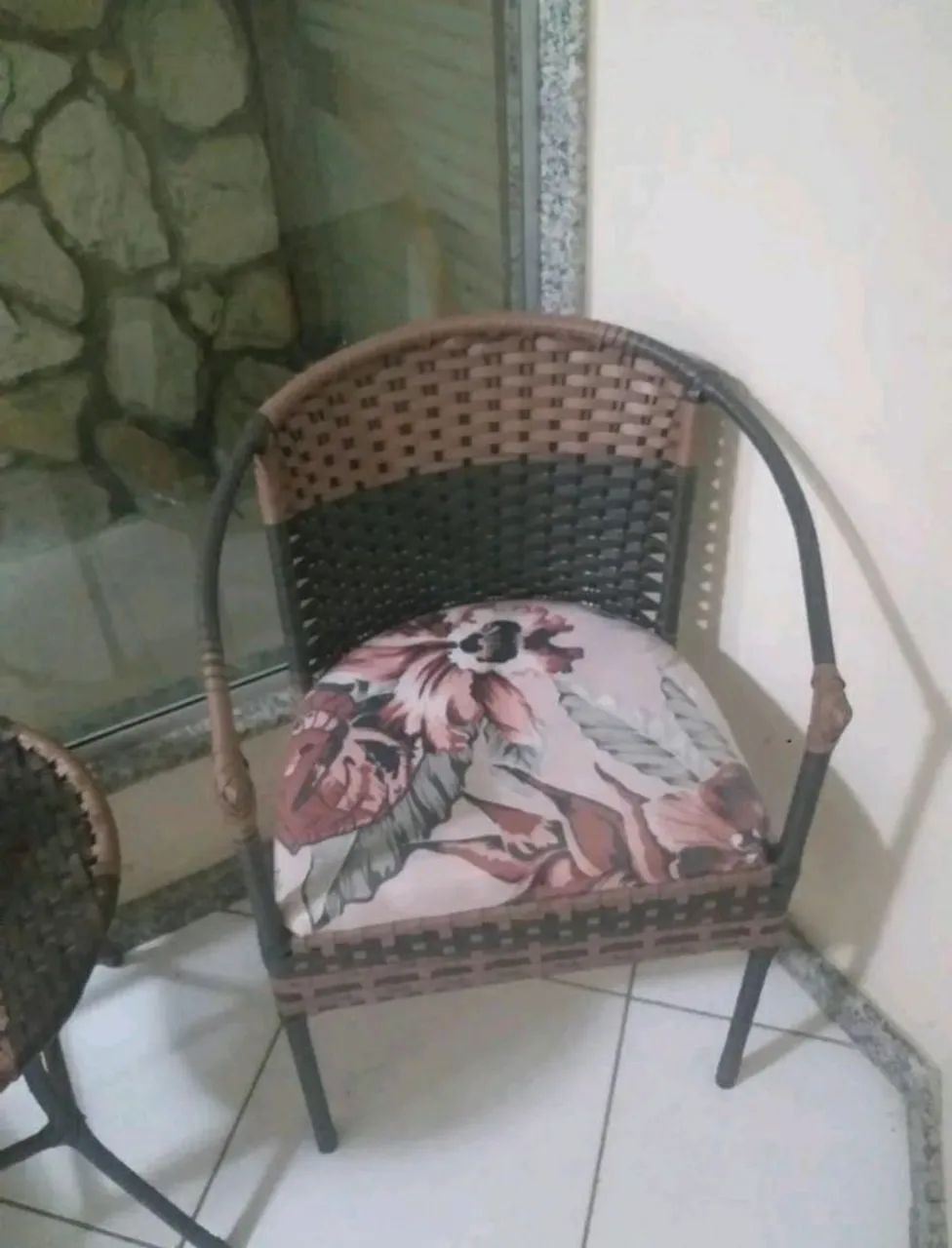 Conjunto mesa e cadeiras área  externa - Foto 3