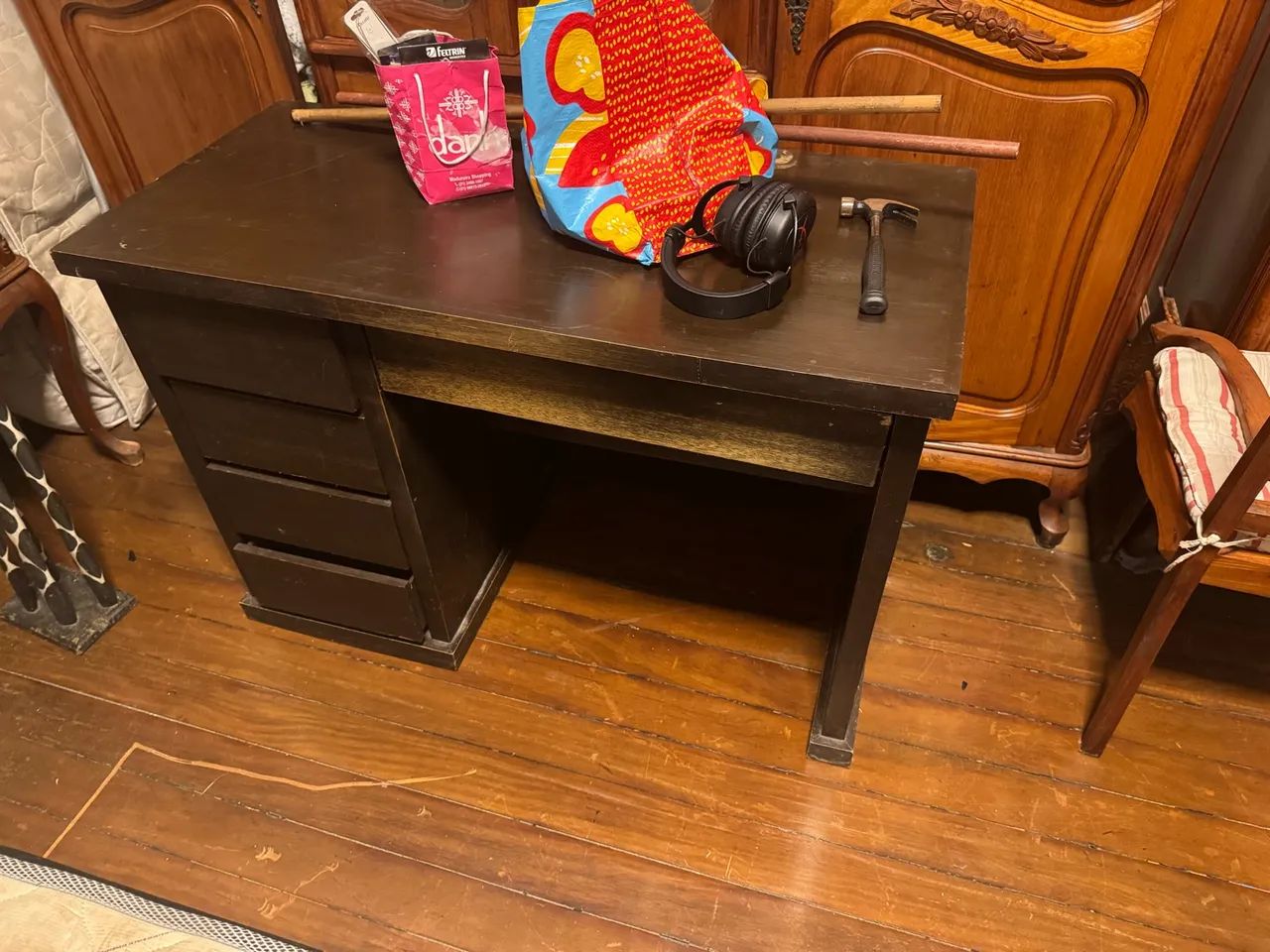 Mesa de madeira maciça