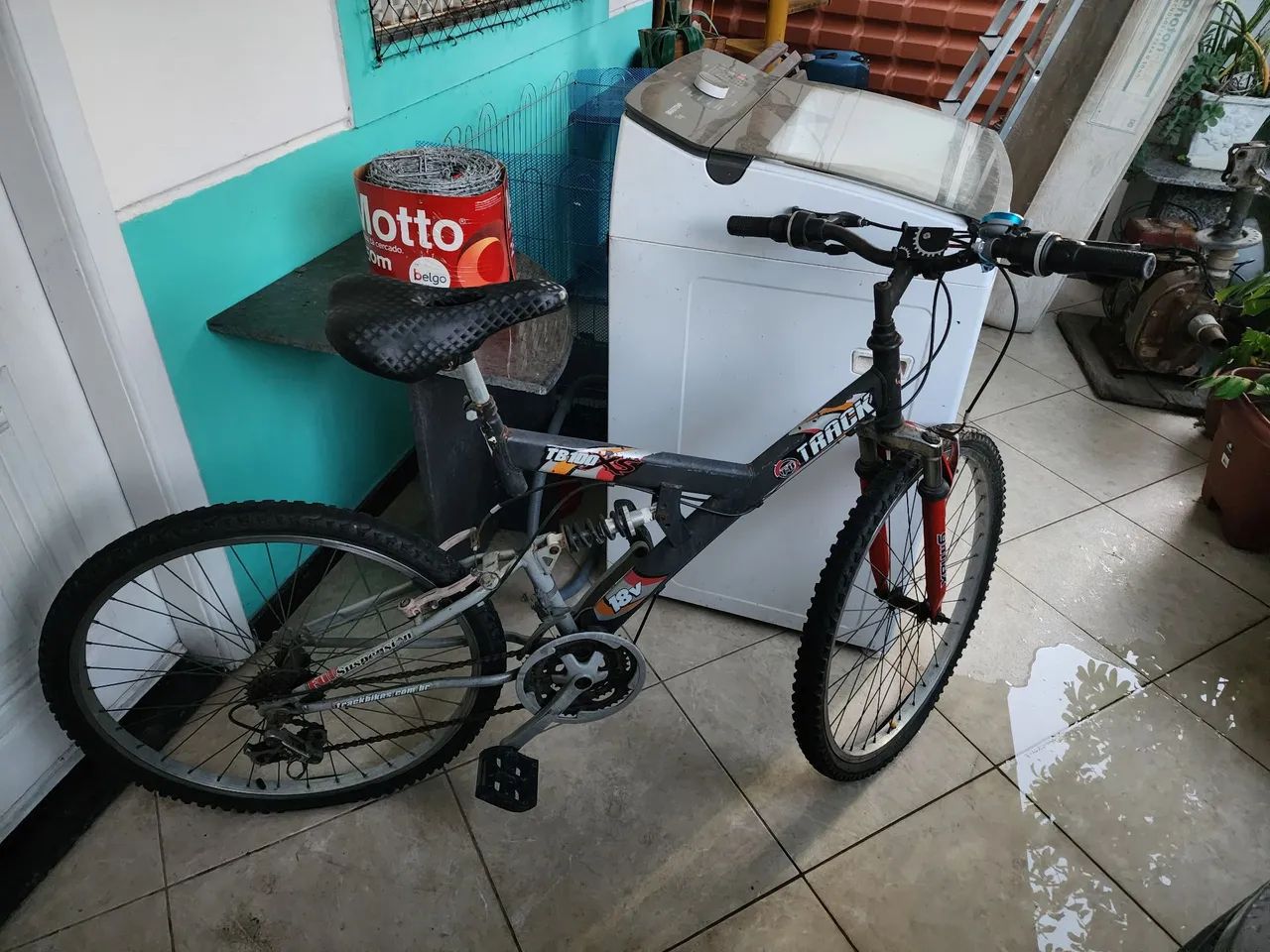 Bicicleta 2 pneu furado