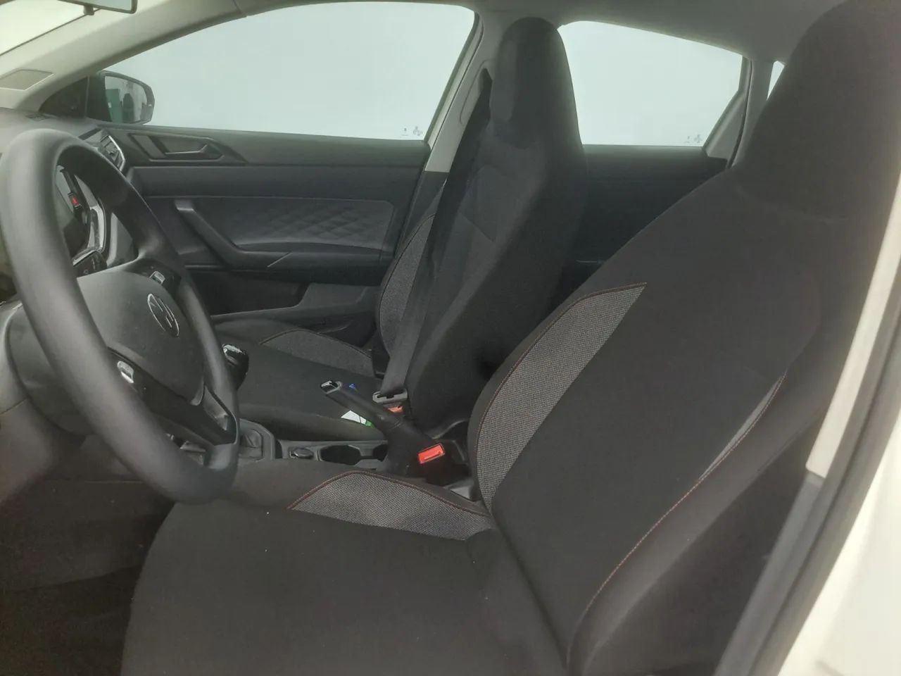 Volkswagen Polo Track 1.0 Flex 12V 5p, foto 16 de 18