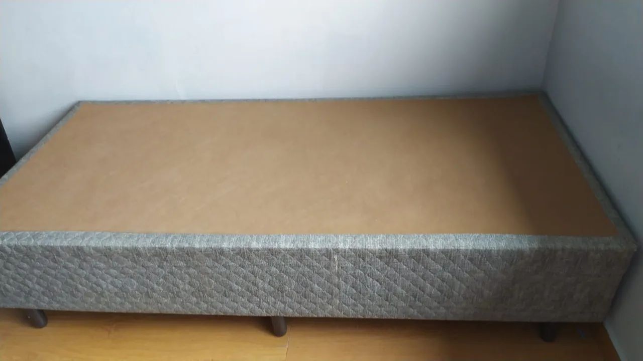 Box de cama de solteiro (Sem colchão)