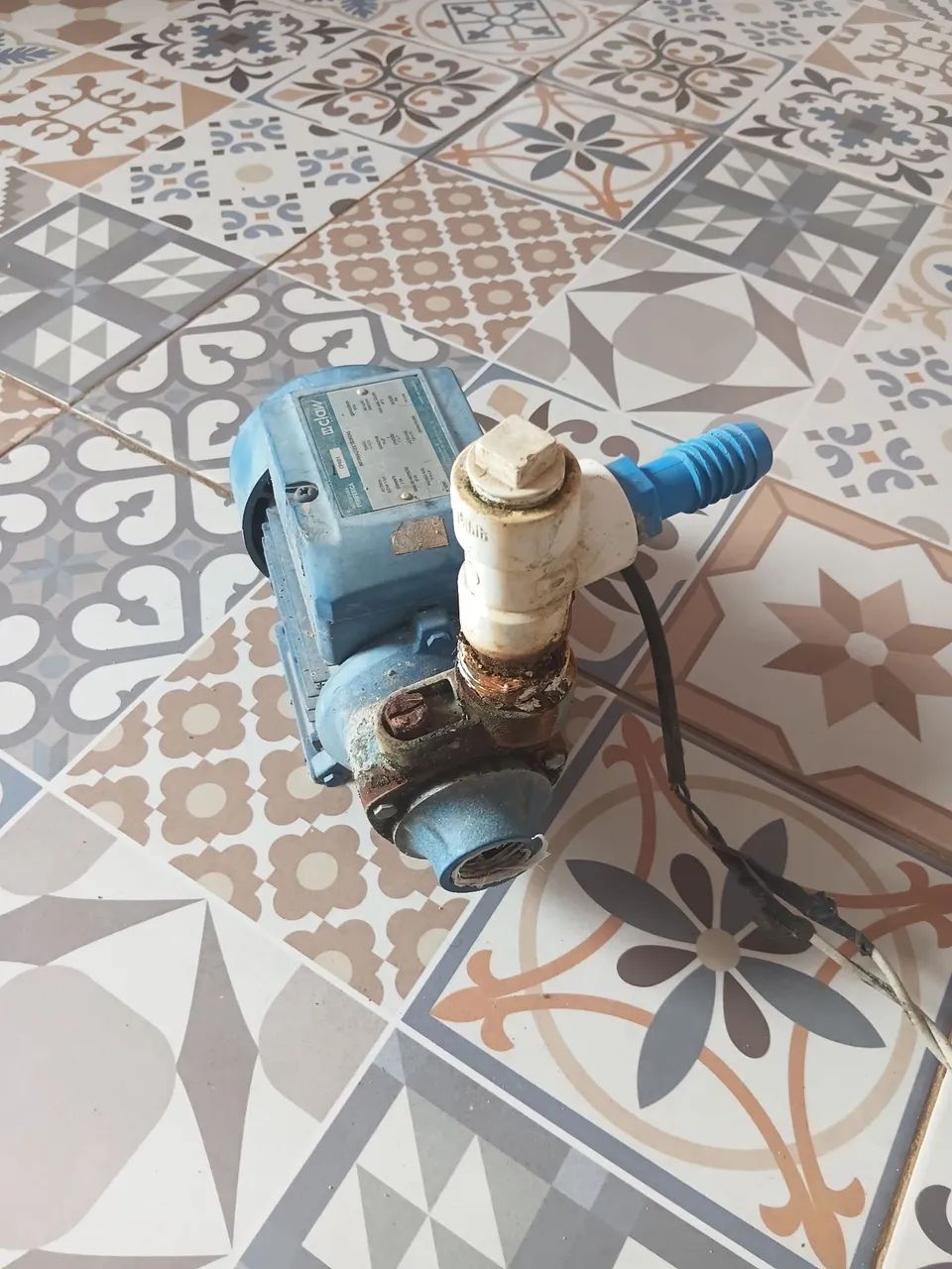 Vendo bomba PERIFÉRICA funcionando perfeitamente  - Foto 2