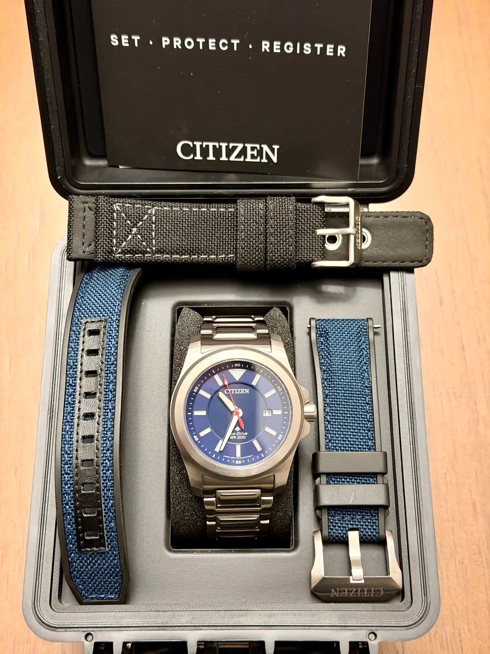 Citizen Promaster Tough BN0211-17L Eco-Drive Safira 200m + 2