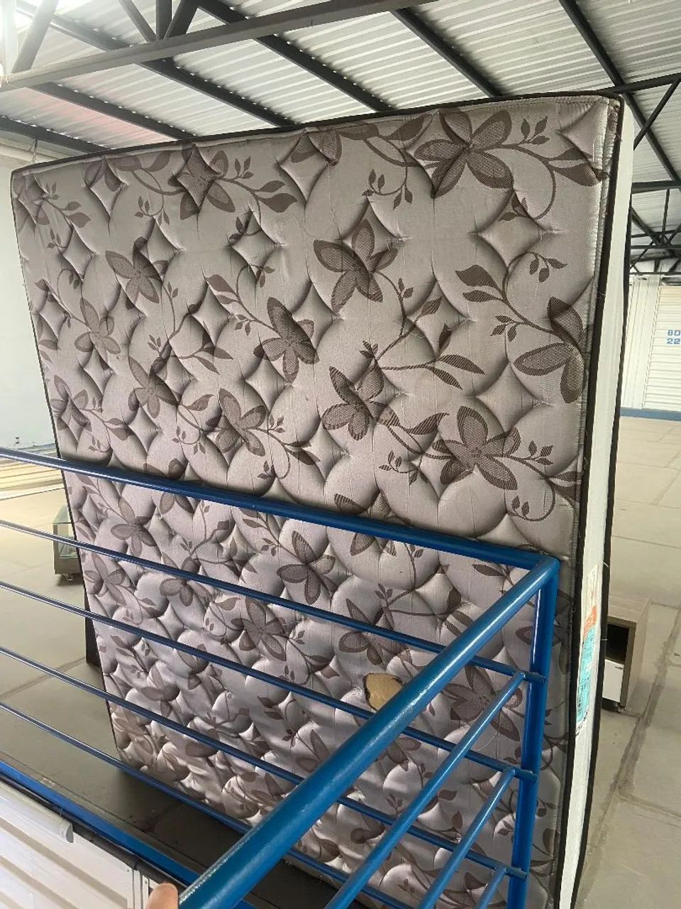 Cama de casal com  colchão de casal  - Foto 2