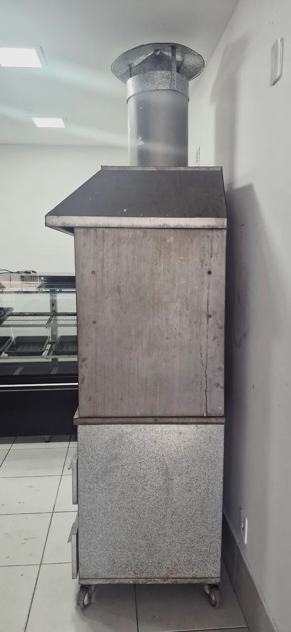 CHURRASQUEIRA EM AÇO GALVANIZADO. - Foto 3