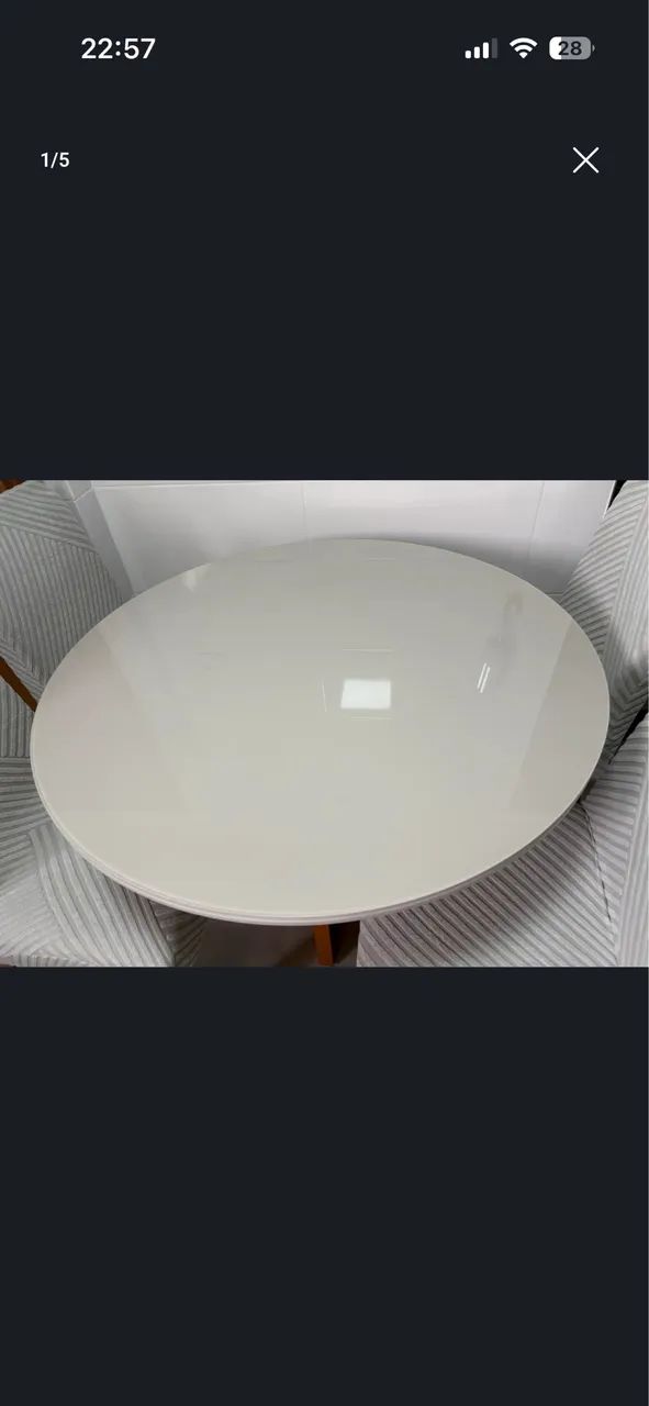 Vendo mesa redonda 4 cadeiras 