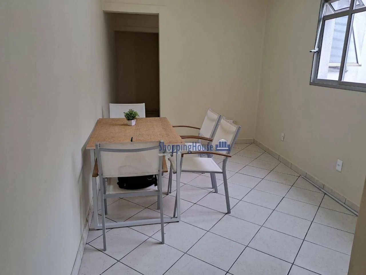 APARTAMENTO NO CENTRO PRONTO PARA MUDAR
