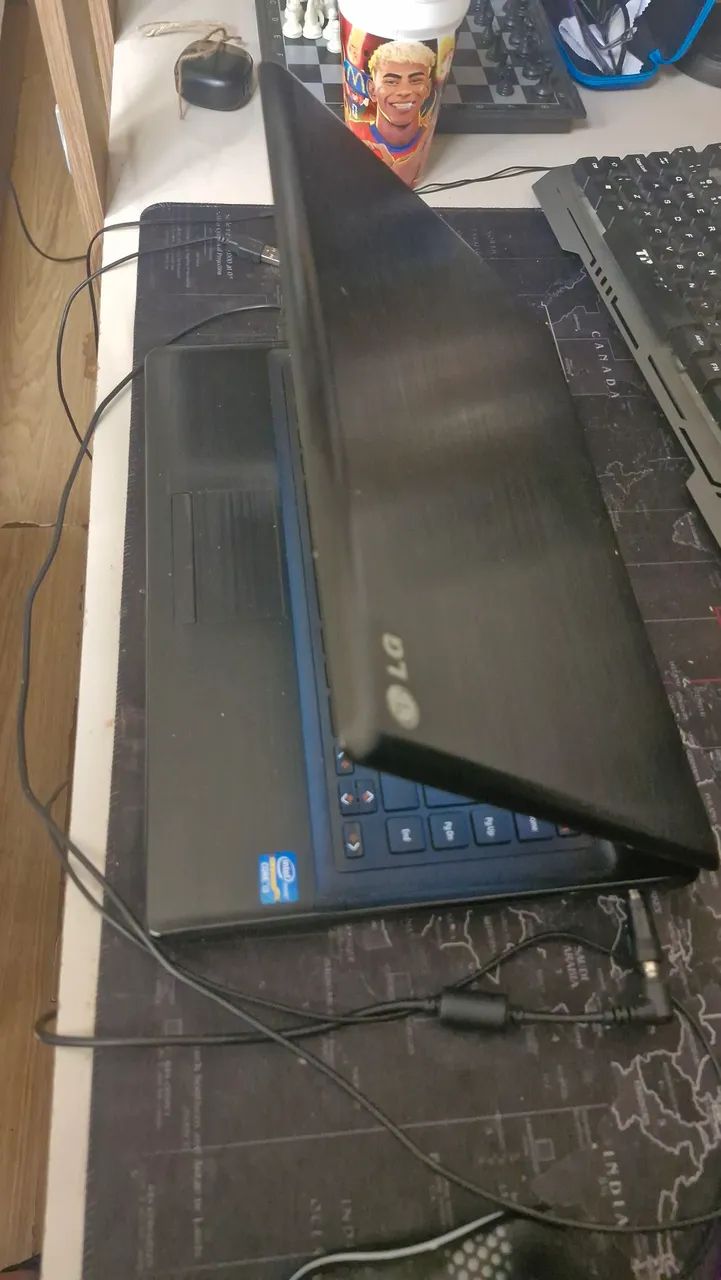 Notebook intel i3 4gb ram hd 500gb Windows 10
