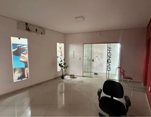 SALA COMERCIAL NO BOSQUE LOCAÇÃO