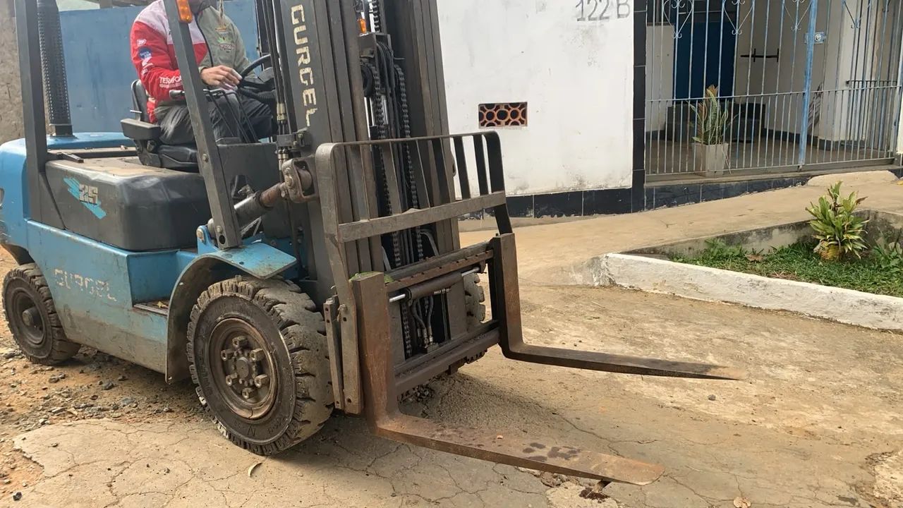 EMPILHADEIRA A DIESEL 2024. 2.5 TONELADAS, REVISADA - Foto 4