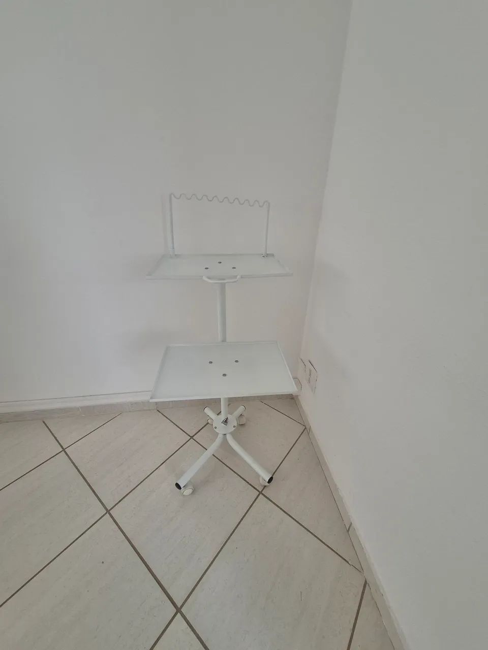 Carrinho para aparelhos 