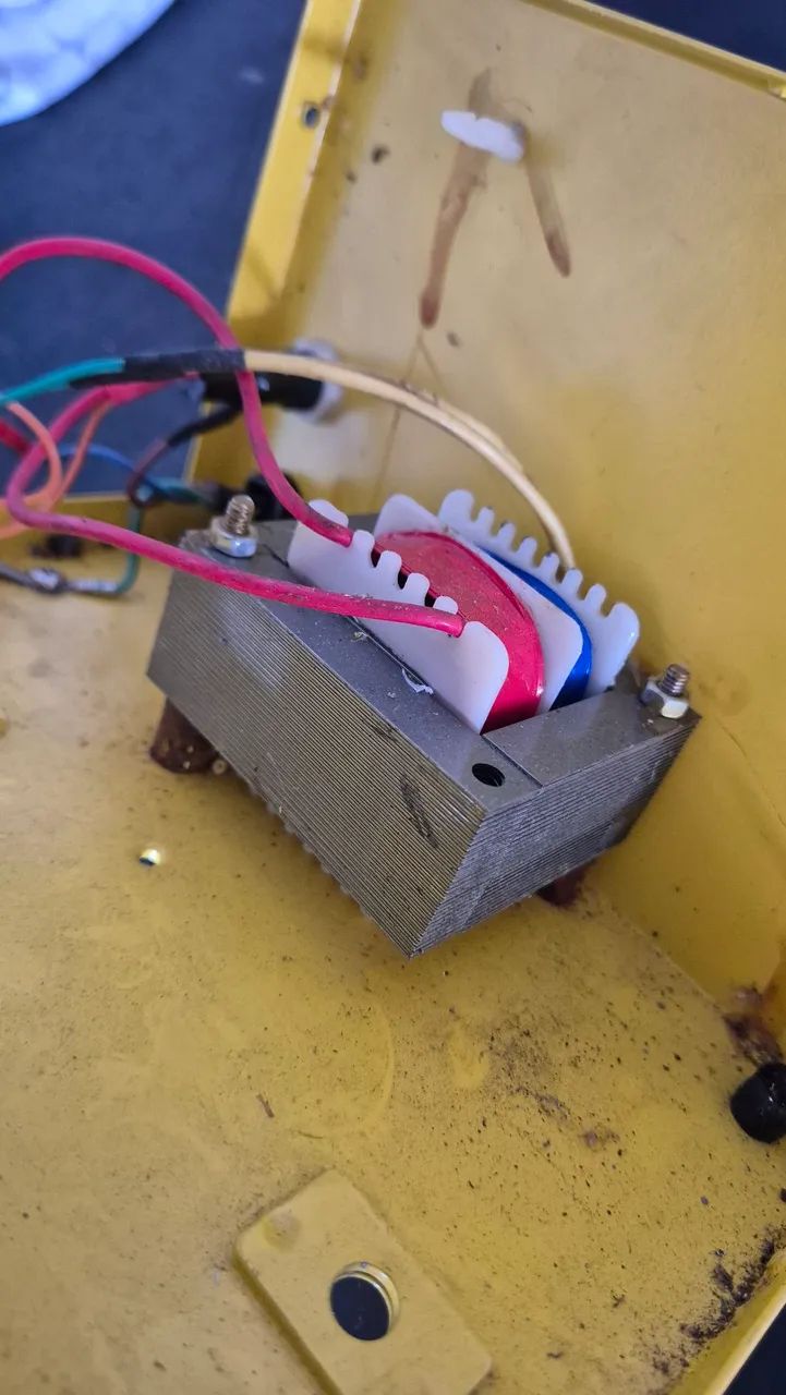 Transformador para estação YaXun de 220V - Foto 3