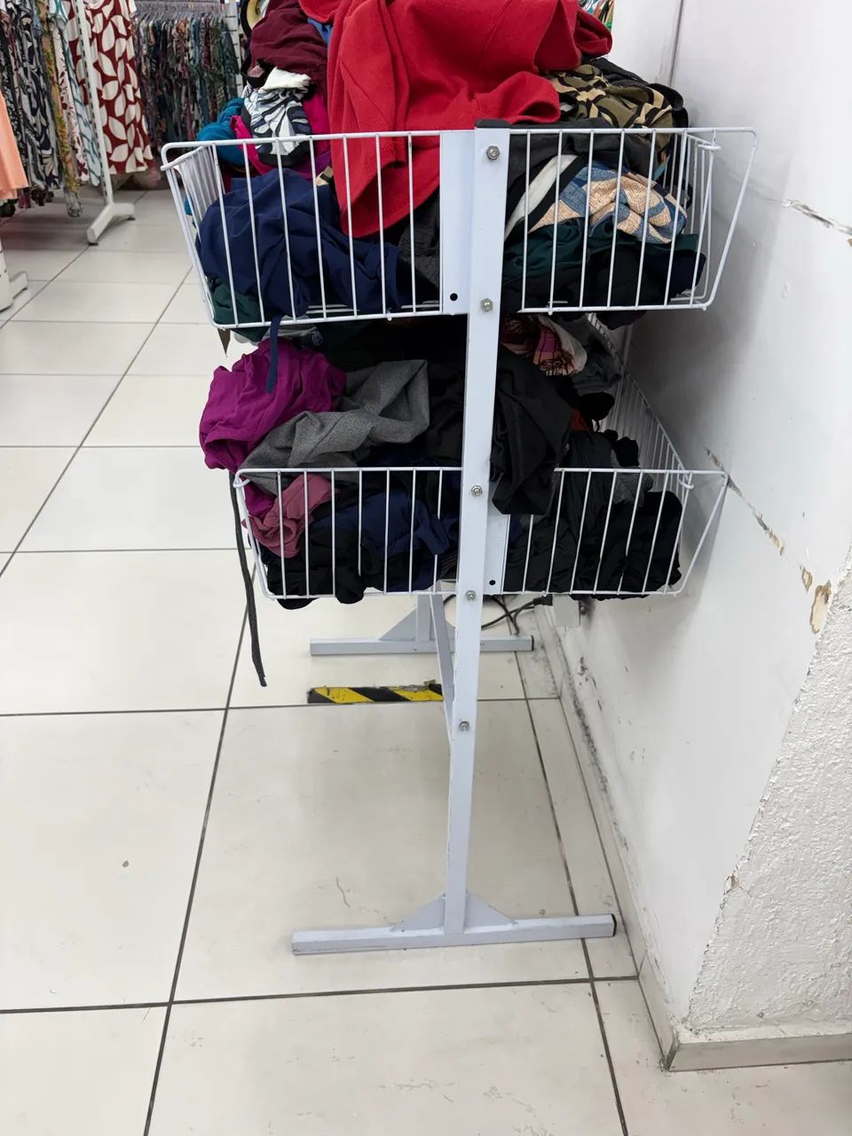 FECHA LOJA- Cesto metal