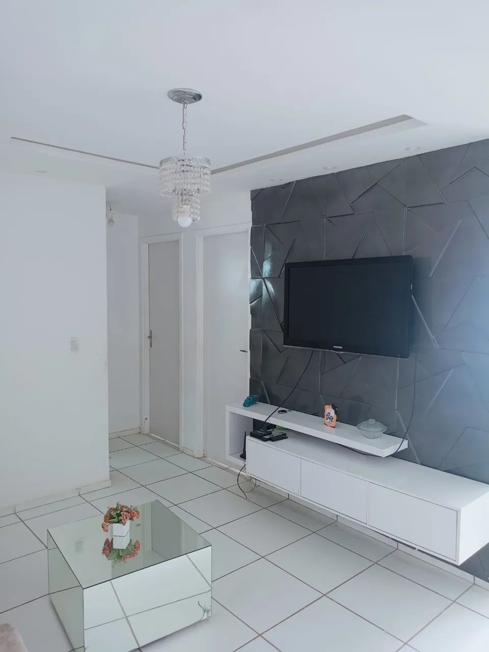 Apartamento 2/4 com varanda
