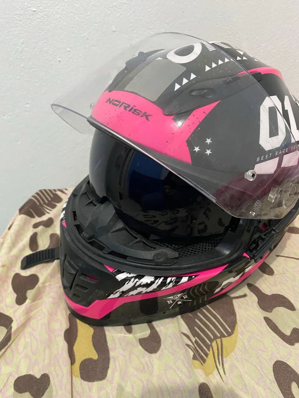 Vendo capacete original sem risco zero bala  - Foto 5