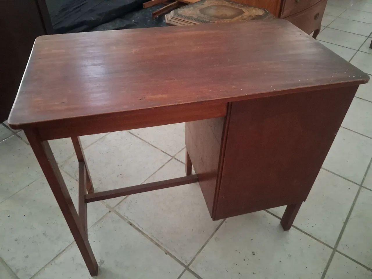 Escrivaninha antiga de peroba.  - Foto 5