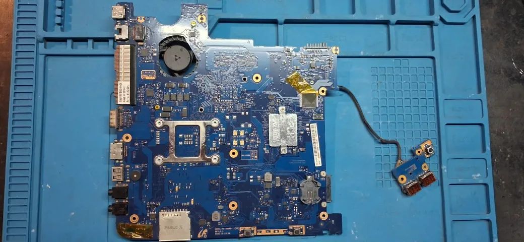 Placa mãe notebook Samsung np300e4 ba92-09247b - Foto 4