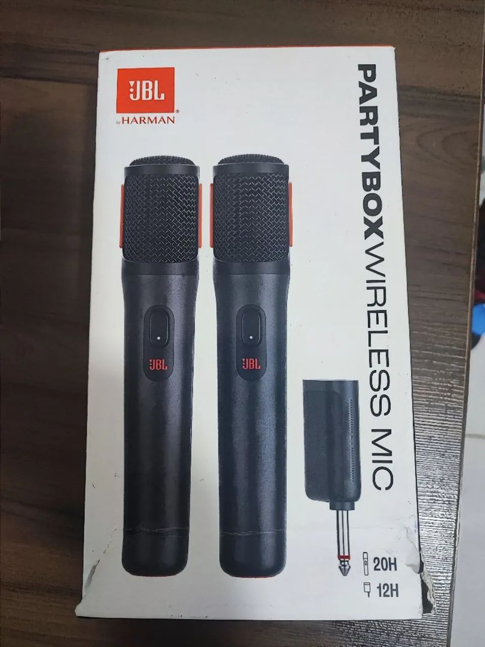 Microfone JBL wireless partybox 
