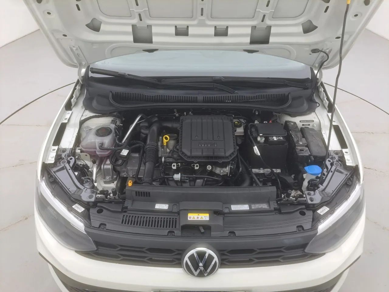 Volkswagen Polo Track 1.0 Flex 12V 5p, foto 9 de 18