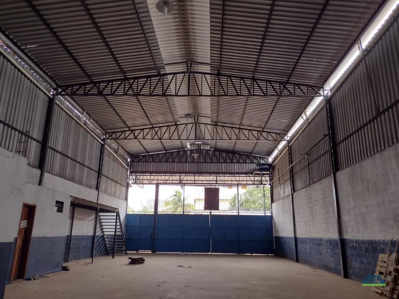 Alugue excelente galpão 300m² Jardim Marilandia - Foto 3