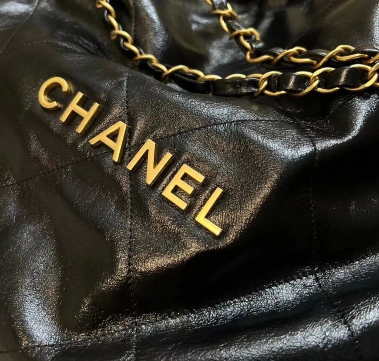 Chanel - 22 Couro Matelassê - 39cm - Bolsas, malas e mochilas