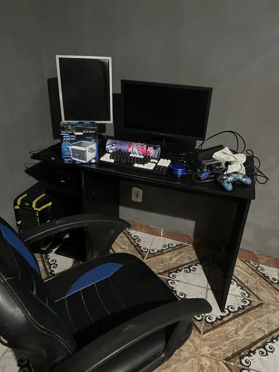 Vendo mesa de computador (comprei outra nova) - Foto 3