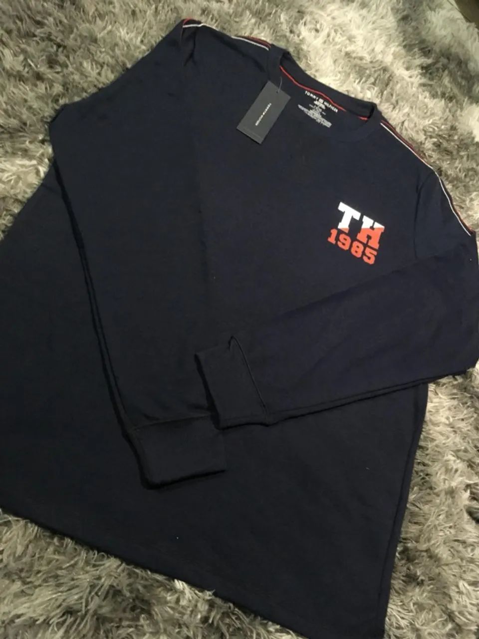 Sueter Tommy Hilfiger - Edição exclusiva e limitada Estadunidense, cor azul marinho
