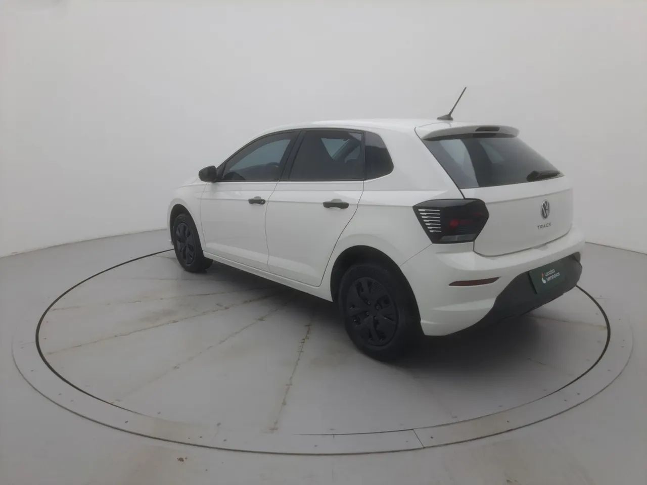 Volkswagen Polo Track 1.0 Flex 12V 5p, foto 3 de 18