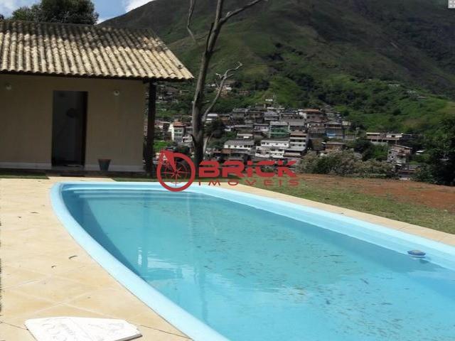 Terreno aclive com 450 m² no bom retiro.