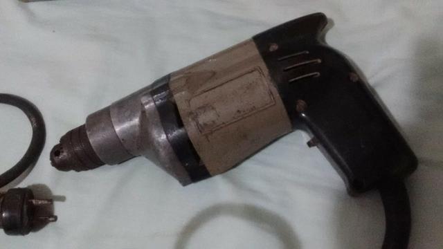 Furadeira antiga. Rara. Provavelmente única no planeta