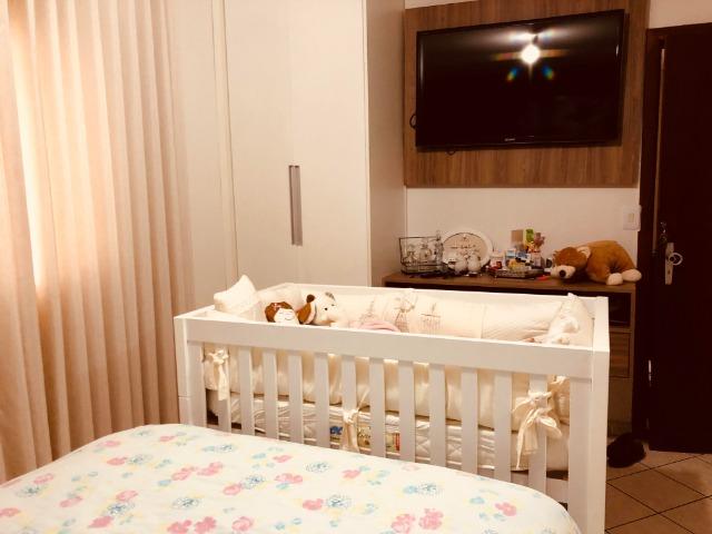 QR1 - A casa 04 quartos sendo uma suite, 02 pavimentos com 144m2. Excelente Localização