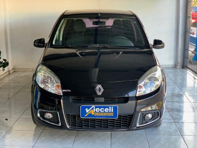 Renault Sandero Privilege 1.6 automático 2013