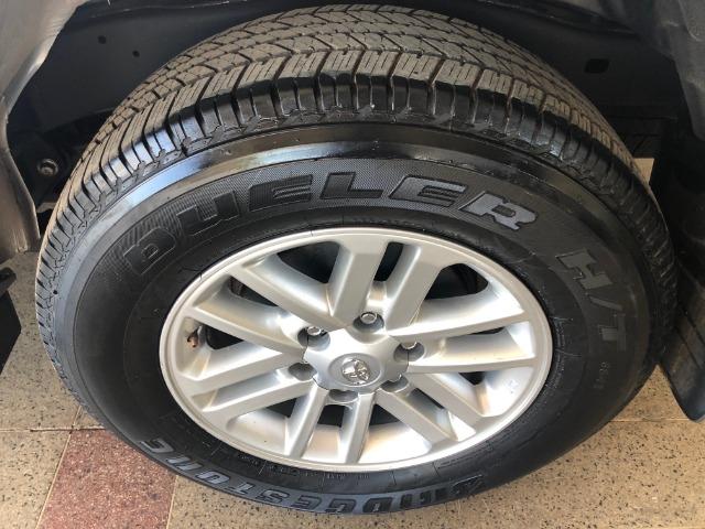 Toyota Hilux SW4 5 lugares - absolutamente impecável - Foto 10