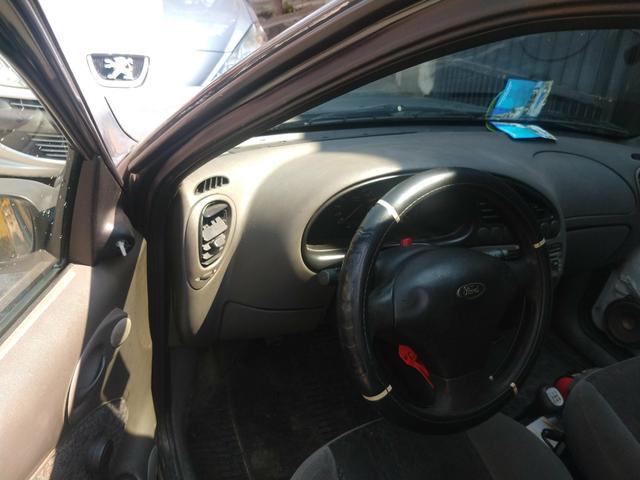 Ford Fiesta 2001