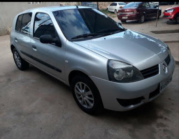 Clio - Foto 2