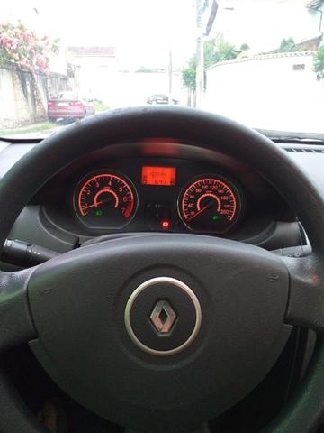 Vendo Logan 2011 completo com GNV 5a geração - Foto 5