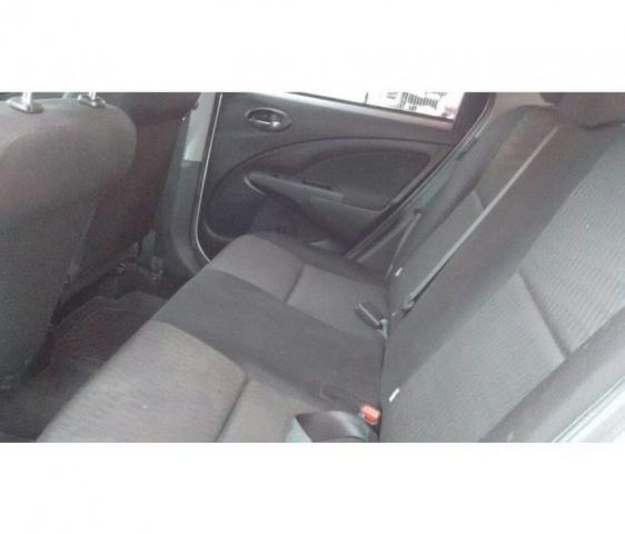 TOYOTA ETIOS SEDAN X 1.5 16V AT FLEX Prata 2016/2017 - Foto 13