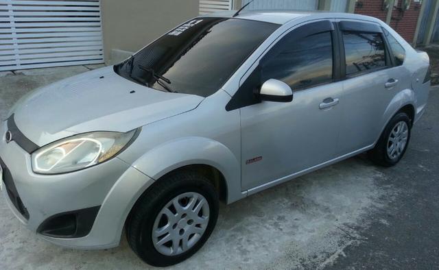 Ford Fiesta Sedan 2011 - Completo - GNV