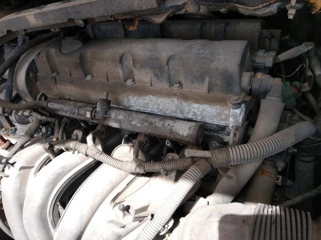 Motor parcial Citroen C4 Peugeot 307 2.0 gasolina a base de troca 2007