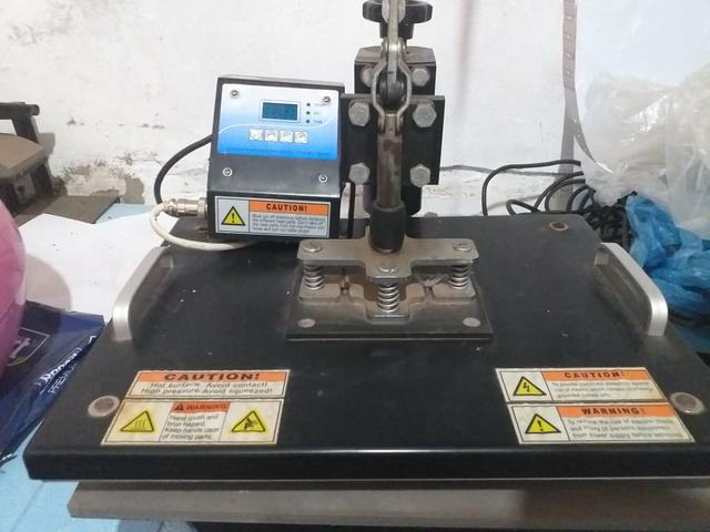 Prensa Térmica pra Sublimação 40x40 8x1, e uma impressora Epson pra tinta sublimática - Foto 2