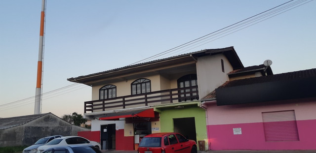 Alugo Sobrado piso superior com 3 dormitórios no bairro Paranaguamirim - Joinville/SC