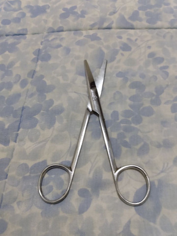 Tesoura cirurgica - Foto 2