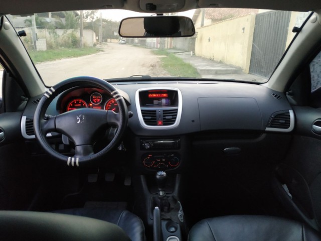 PEUGEOT 207 1.4 8V