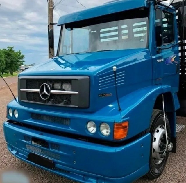 MERCEDES BENZ 1620 AZUL ANO 2009